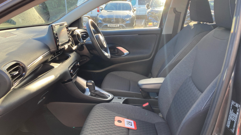 Toyota Yaris 1.5 Hybrid Design 5dr CVT Hybrid Hatchback